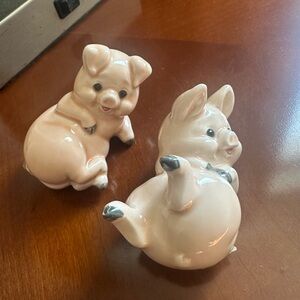 Salt And Pepper Pigs shakers Hand Painted Norcrest